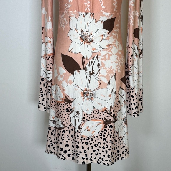 VENUS Peach White Tan Floral Cheetah Print Dress V-Neck Women’s Size Small - Picture 6 of 9